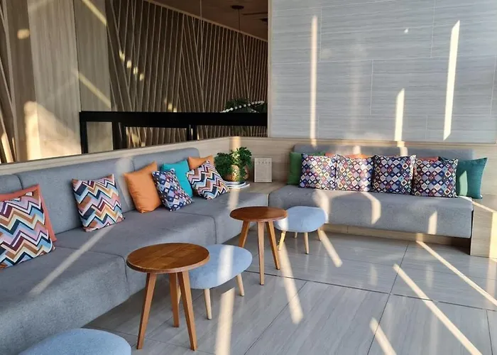 5 Mins Thonglor Bts River View Modern Center Apartment *